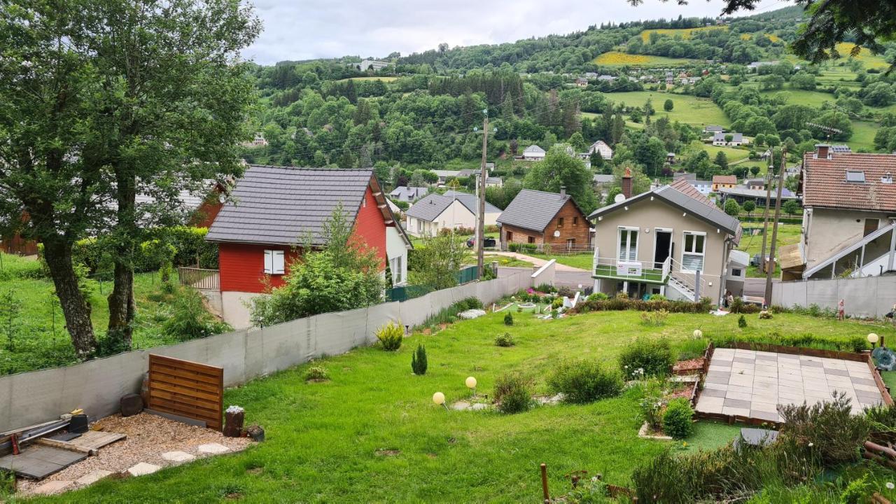 Stunning 4-Bed House In La Bourboule Βίλα Εξωτερικό φωτογραφία